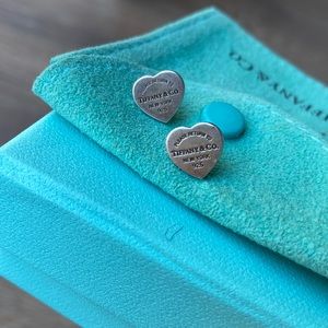 AUTHENTIC Tiffany & Co Return To Tiffany Sterling Silver Heart Studs